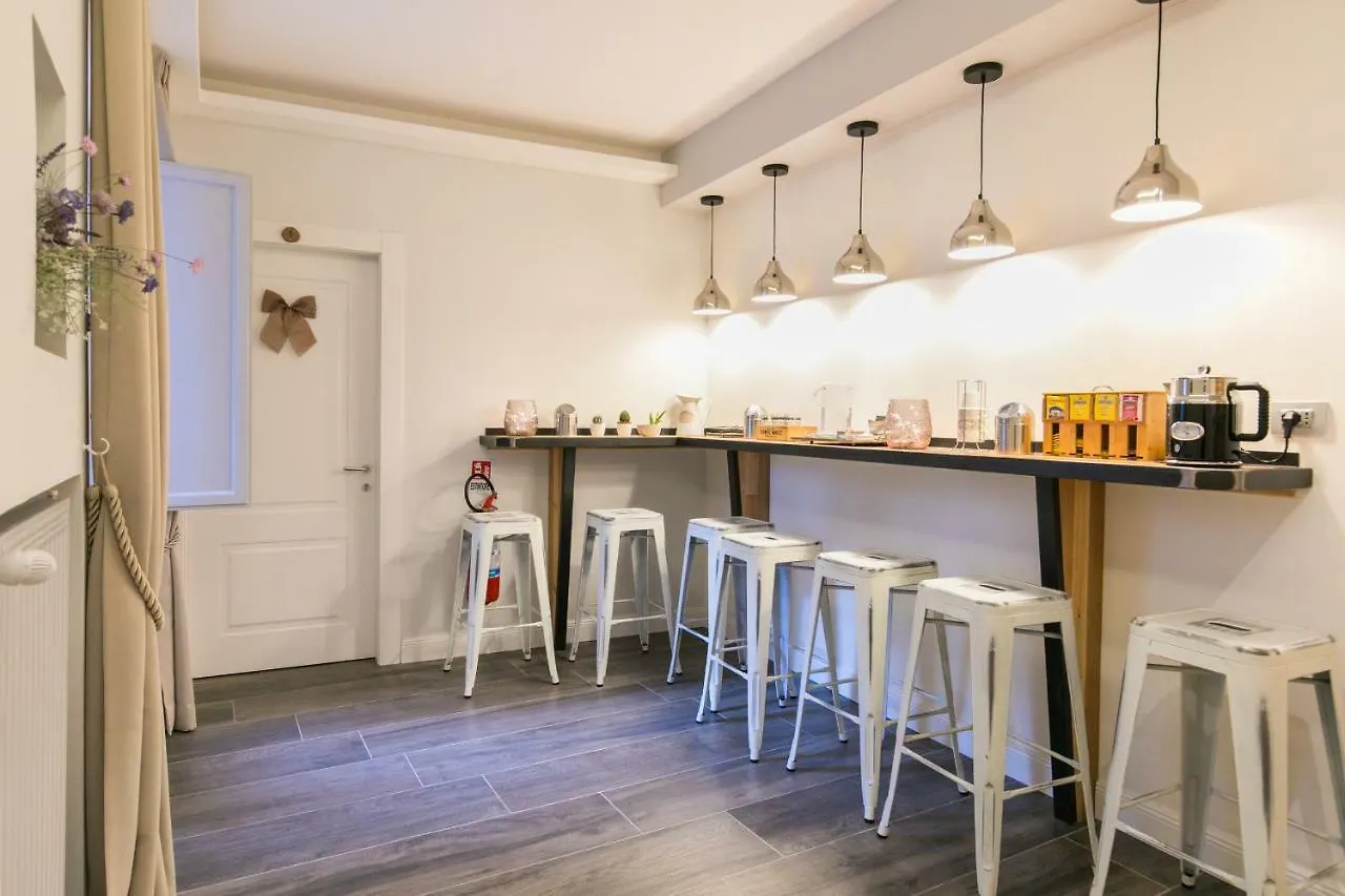 Spagna Ave Rome Couette-café